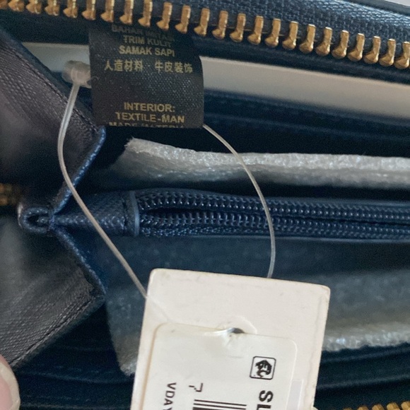 FOSSIL Vday Zip Clutch Hearst Zip Around Black Wallet. NWT - Picture 7 of 9